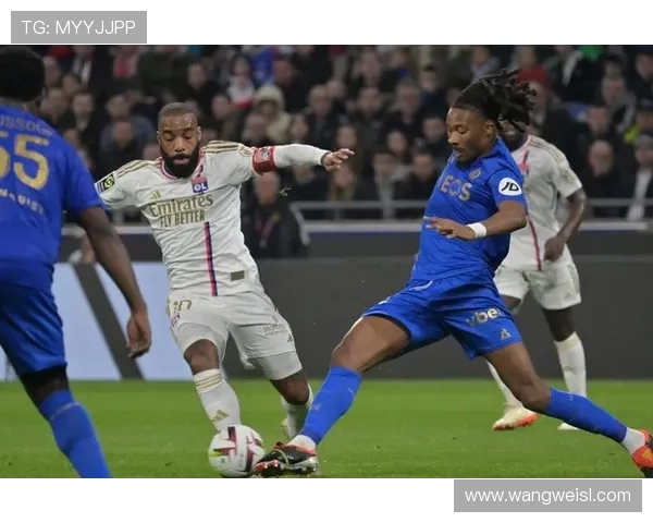 盖桑拒沙特 900 万天价年薪！维拉 32 次考察终擒科特迪瓦锋霸