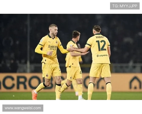 米兰双翼 1.2 亿笑傲意甲!普利西奇 + 莱奥成冠军标配(1)